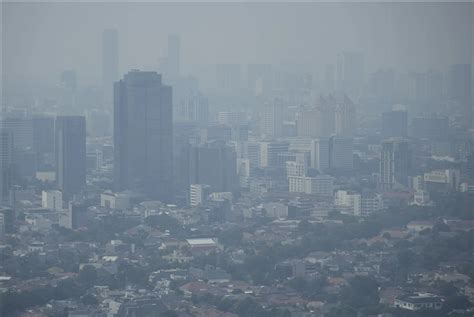 how polluted is jakarta